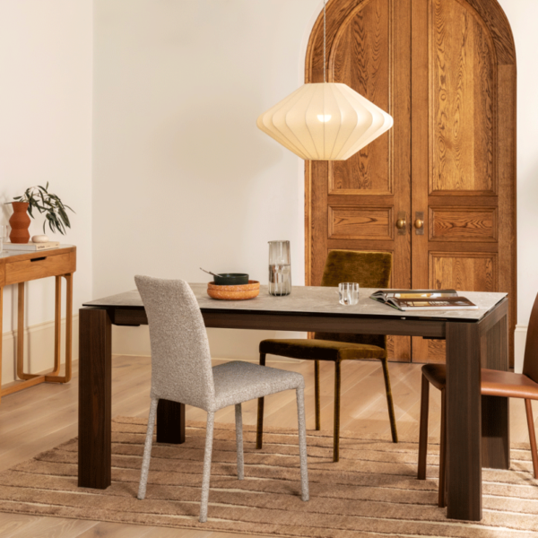 Massa Dining Table
