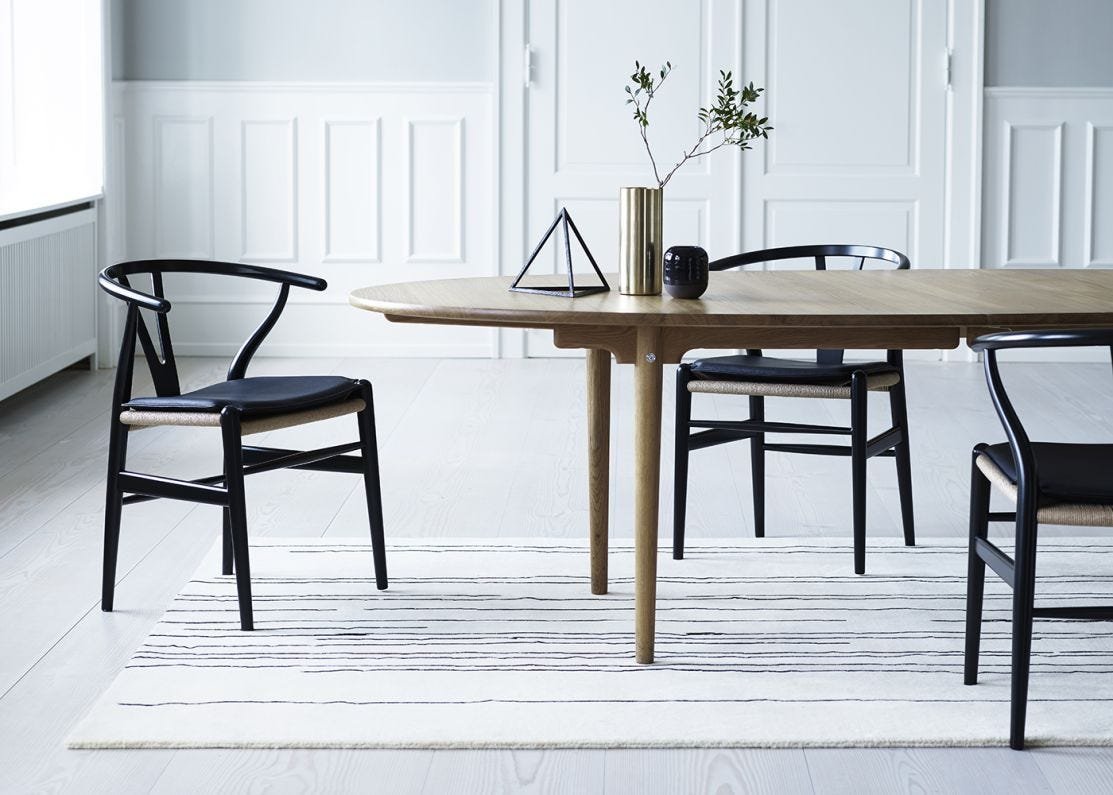 wegner_ch24-beech-black_ch24-cushion_ch339-oak_2.jpg